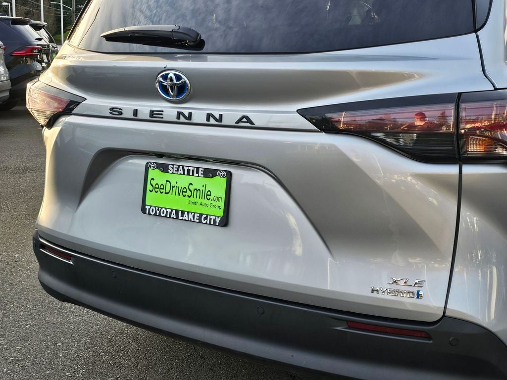 2024 Toyota Sienna XLE 8 Passenger