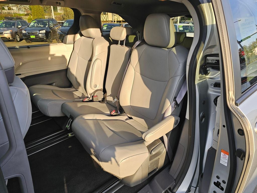 2024 Toyota Sienna XLE 8 Passenger