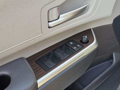 2024 Toyota Sienna XLE 8 Passenger