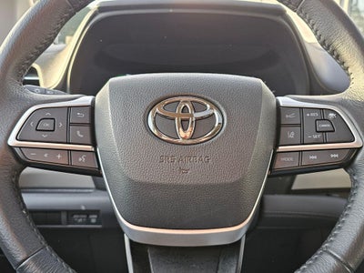 2024 Toyota Sienna XLE 8 Passenger