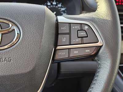 2024 Toyota Sienna XLE 8 Passenger