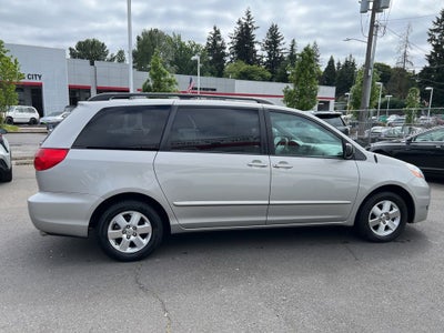 2007 Toyota Sienna LE 7 PASSENGER
