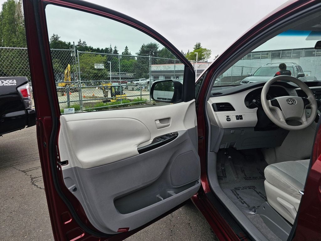 2011 Toyota Sienna Base