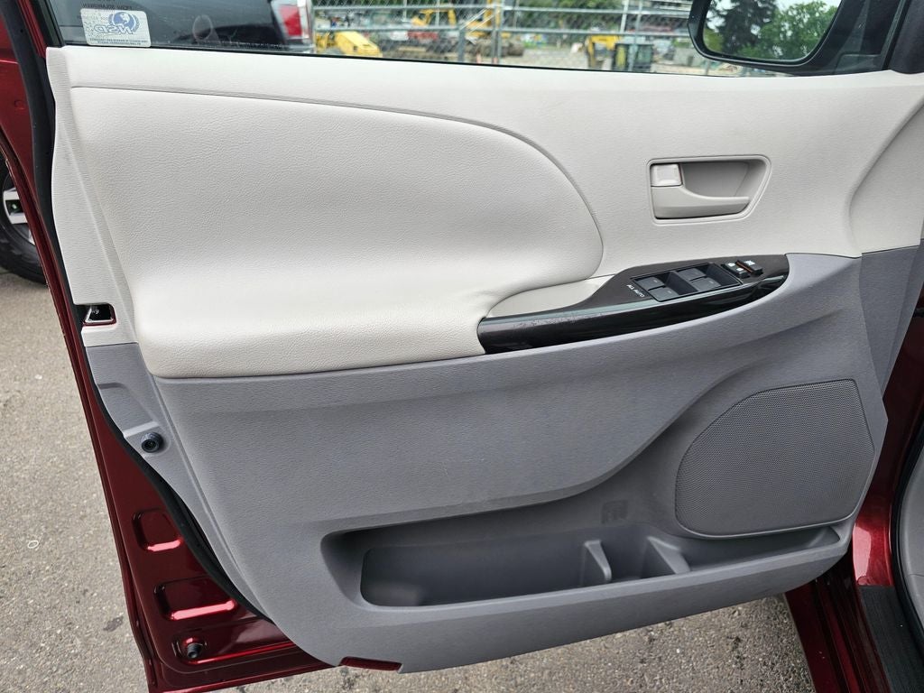 2011 Toyota Sienna Base