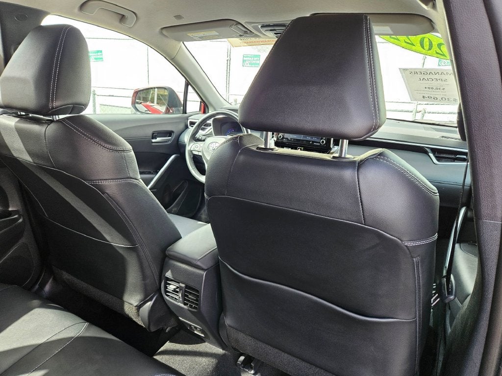 2022 Toyota Corolla Cross XLE -AWD