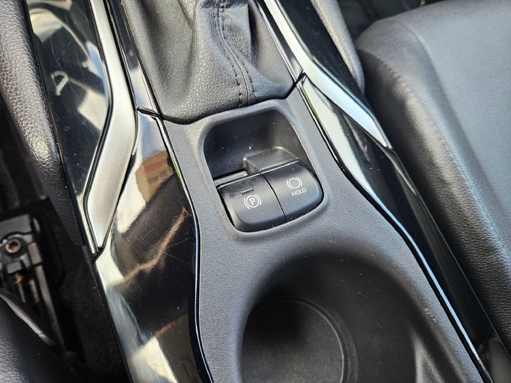 2022 Toyota Corolla Cross XLE -AWD