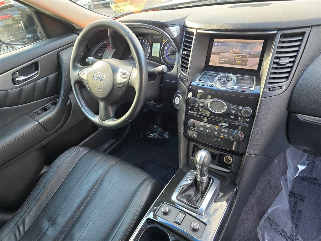 2016 INFINITI QX70 Base