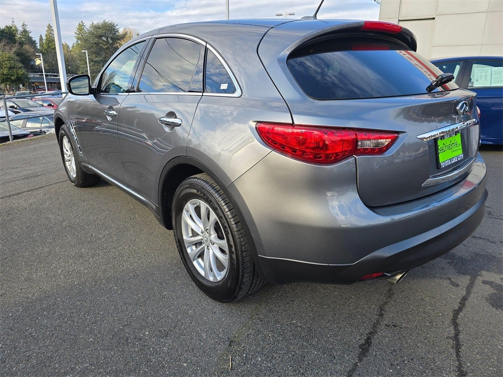 2016 INFINITI QX70 Base