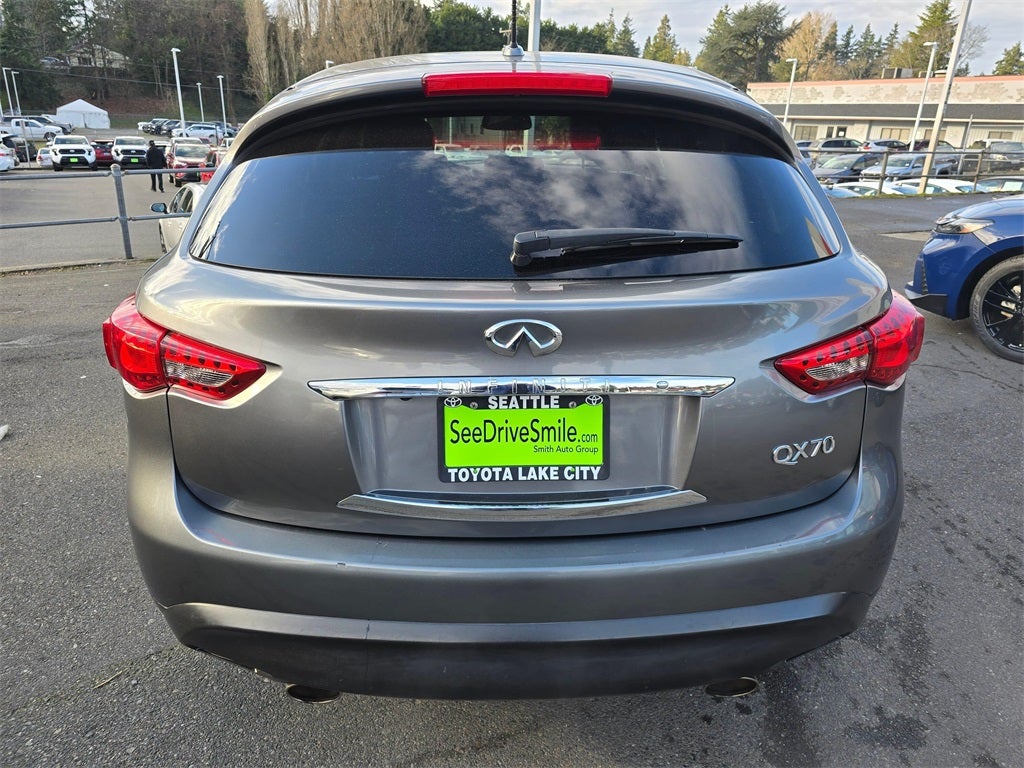 2016 INFINITI QX70 Base