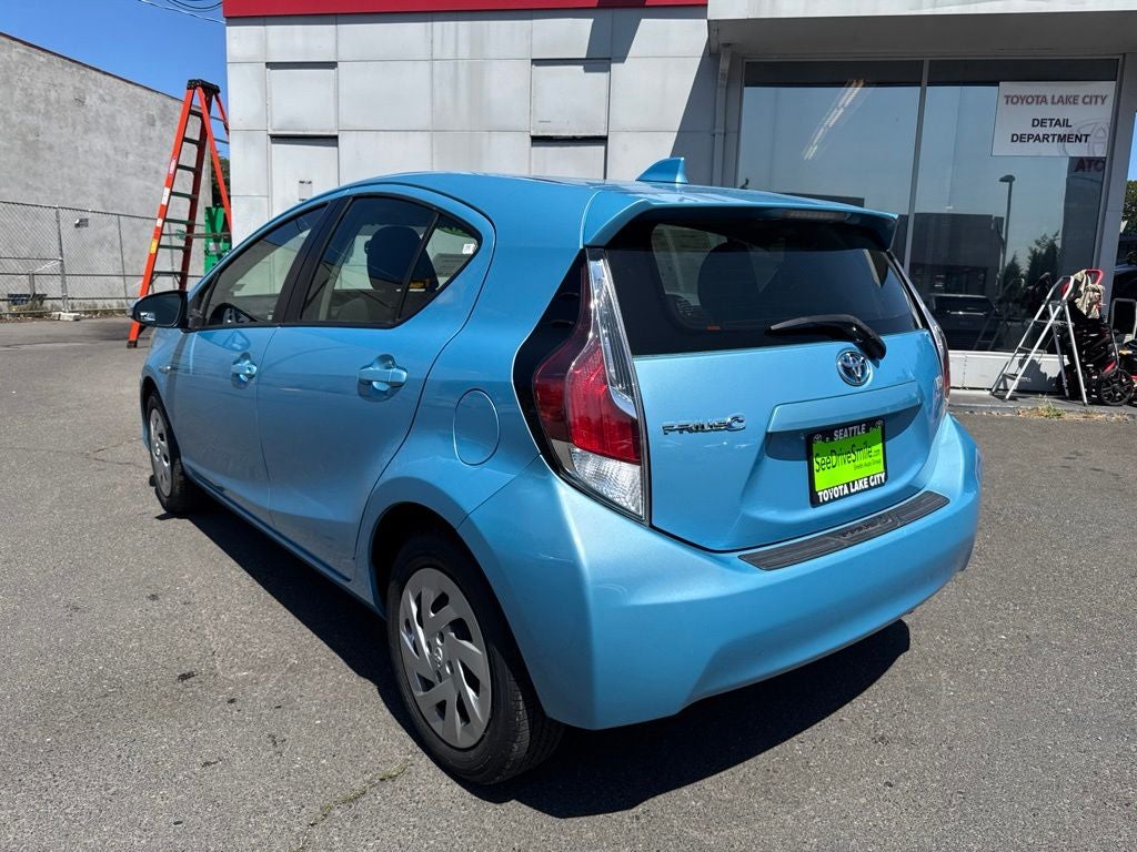 2016 Toyota Prius c Two