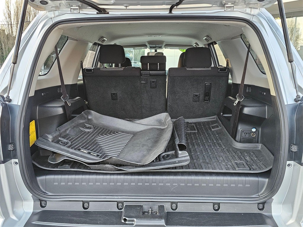 2016 Toyota 4Runner SR5 4WD-THIRD ROW