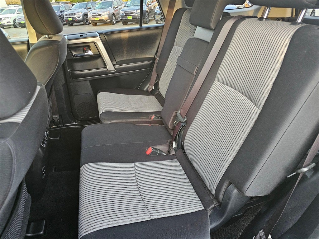 2016 Toyota 4Runner SR5 4WD-THIRD ROW