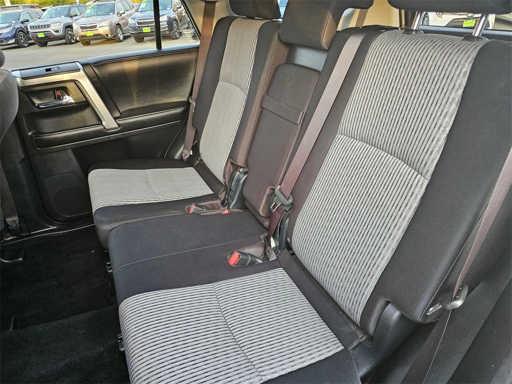 2016 Toyota 4Runner SR5 4WD-THIRD ROW