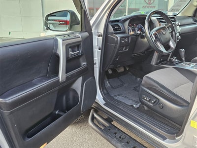 2016 Toyota 4Runner SR5 4WD-THIRD ROW