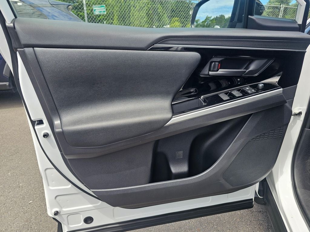 2023 Toyota bZ4X XLE -AWD
