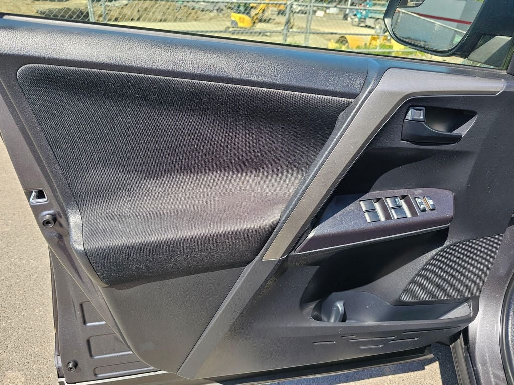 2017 Toyota RAV4 LE -AWD