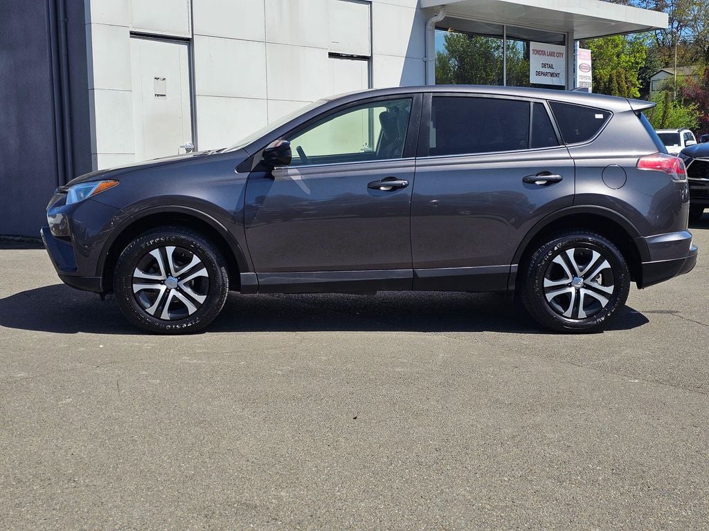 2017 Toyota RAV4 LE -AWD