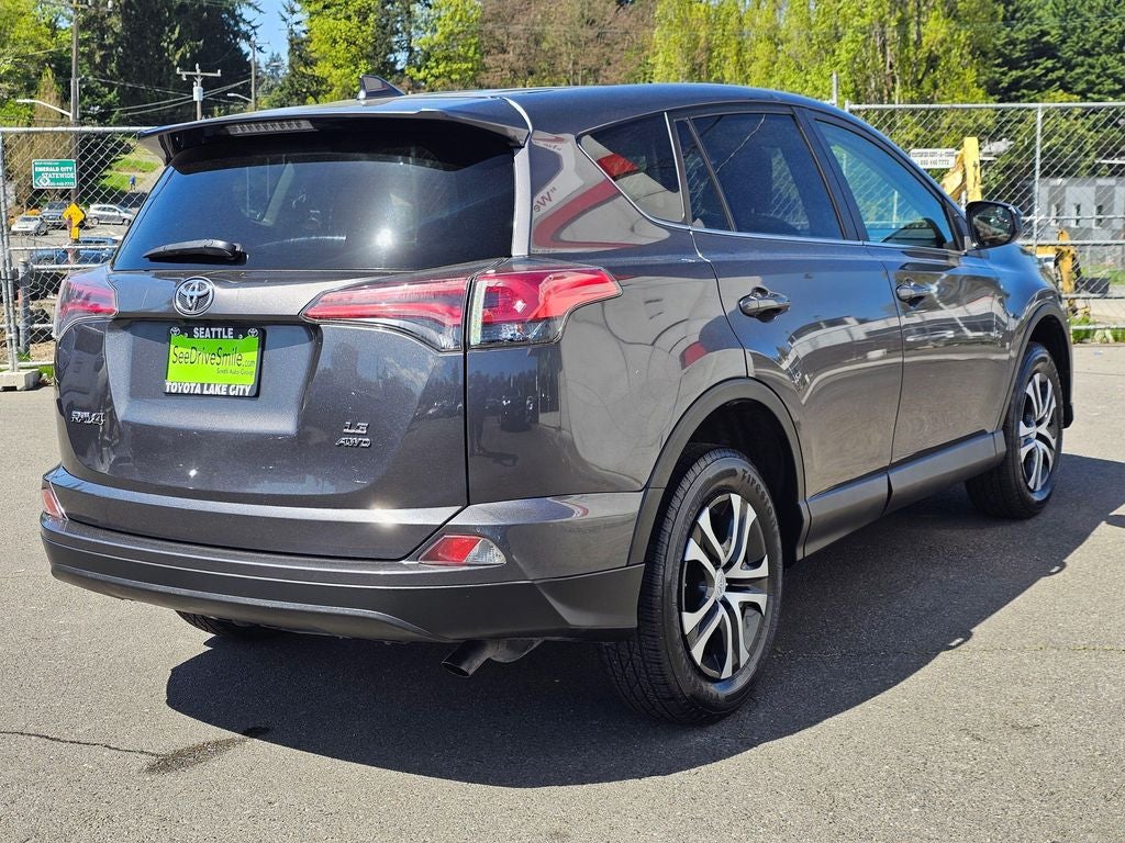 2017 Toyota RAV4 LE -AWD