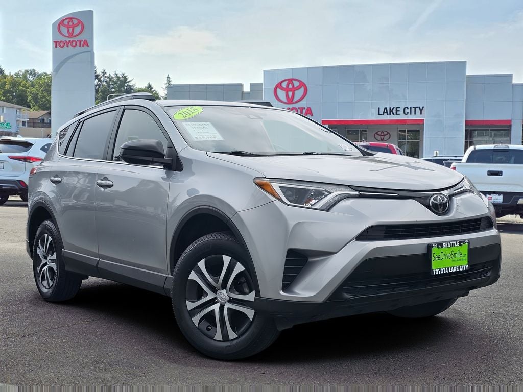 2018 Toyota RAV4 LE AWD's photo