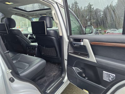 2016 Toyota Land Cruiser Base