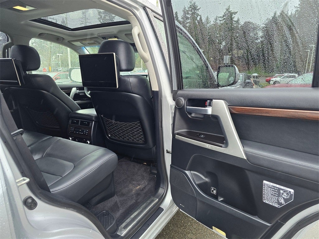 2016 Toyota Land Cruiser Base