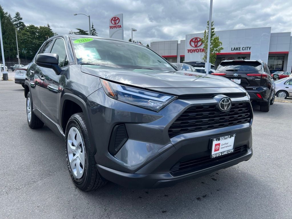 2025 Toyota RAV4 LE