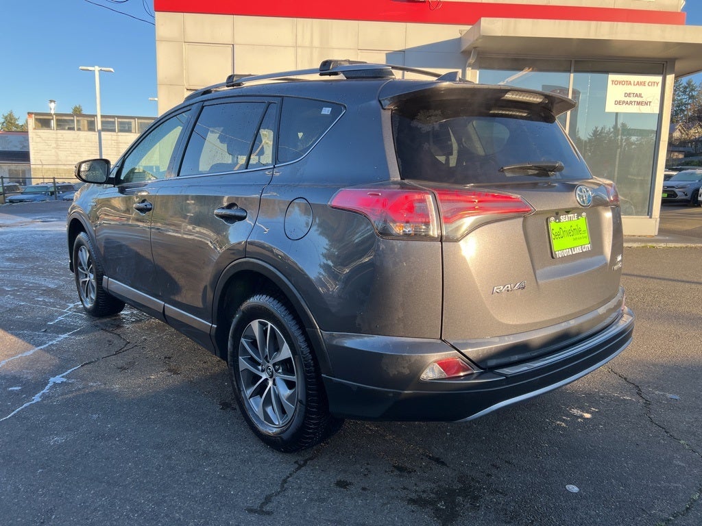 2017 Toyota RAV4 Hybrid XLE