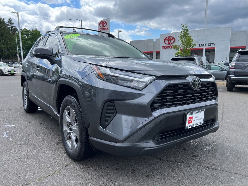 2025 Toyota RAV4 Hybrid XLE