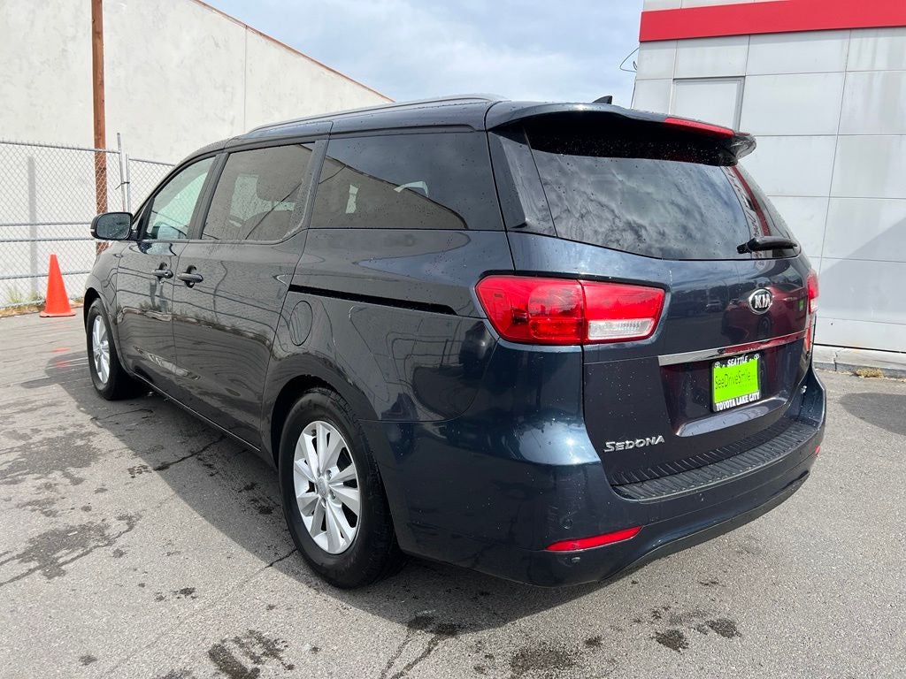 2016 Kia Sedona LX