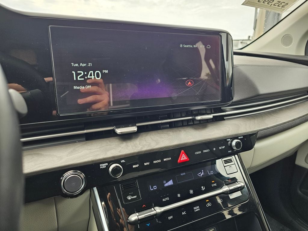 2024 Kia Carnival EX
