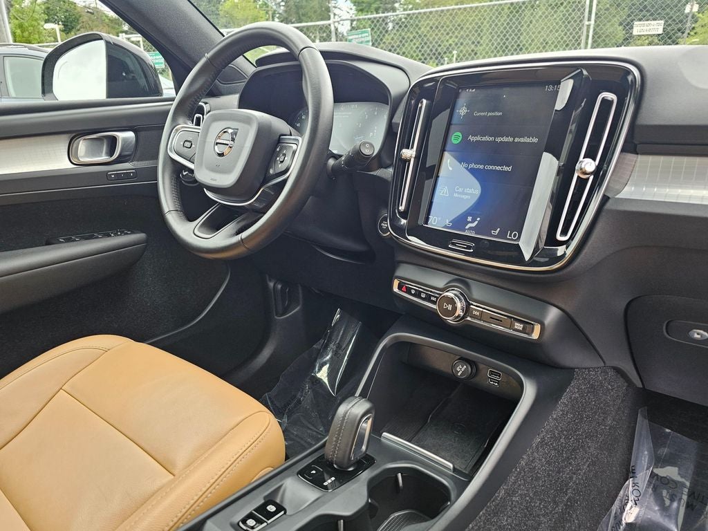 2020 Volvo XC40 Momentum