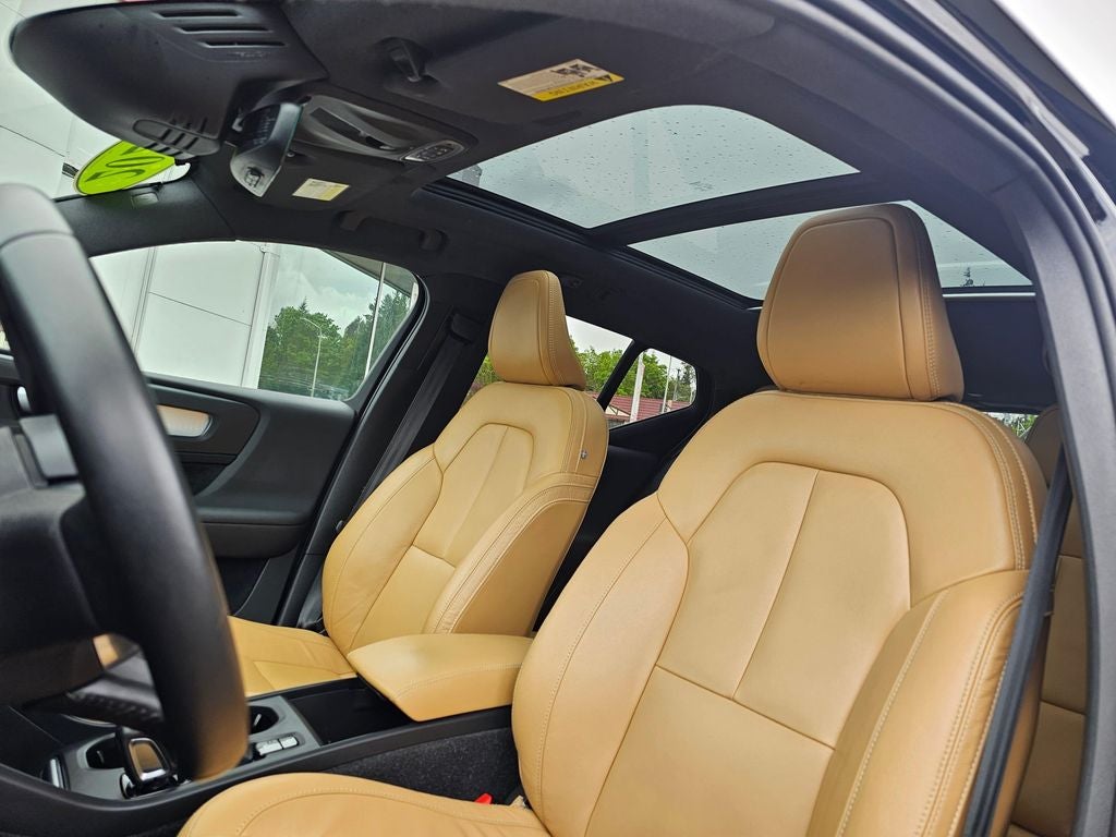 2020 Volvo XC40 Momentum