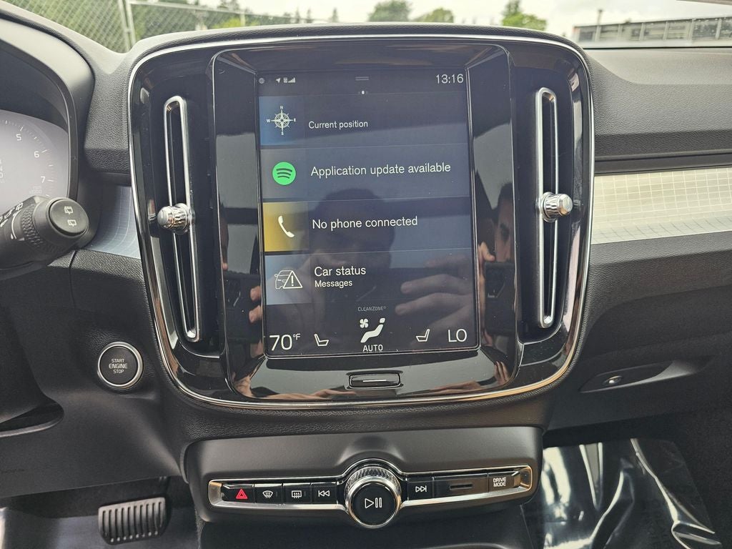2020 Volvo XC40 Momentum