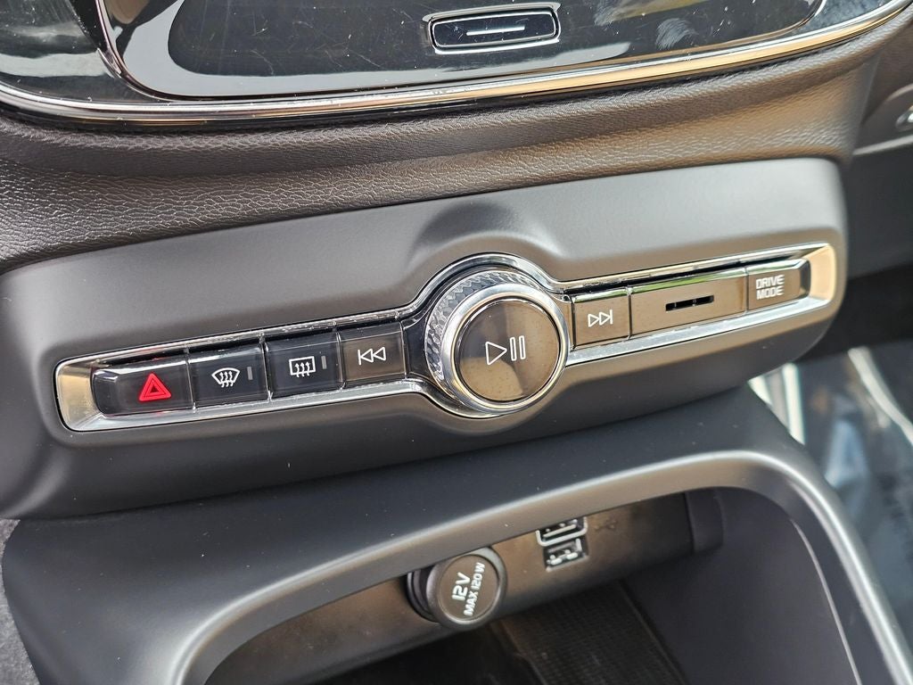 2020 Volvo XC40 Momentum