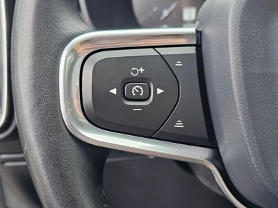 2020 Volvo XC40 Momentum