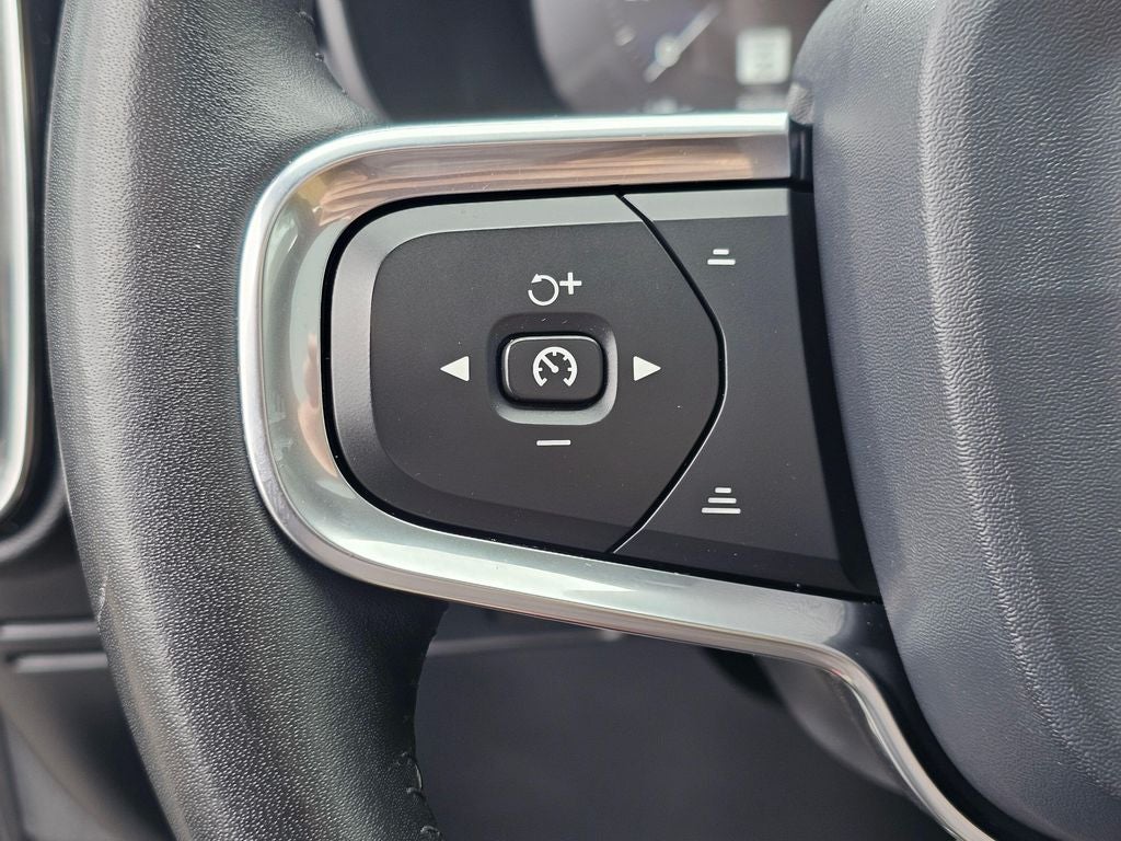 2020 Volvo XC40 Momentum