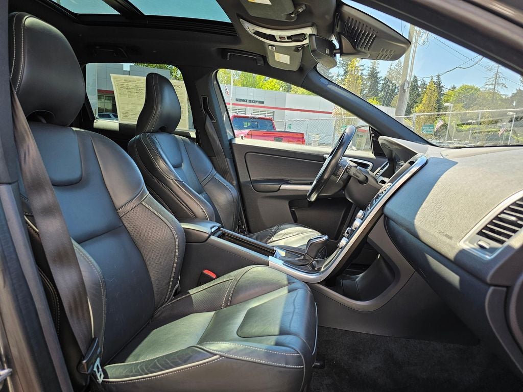 2016 Volvo XC60 T6 R-Design Platinum -AWD